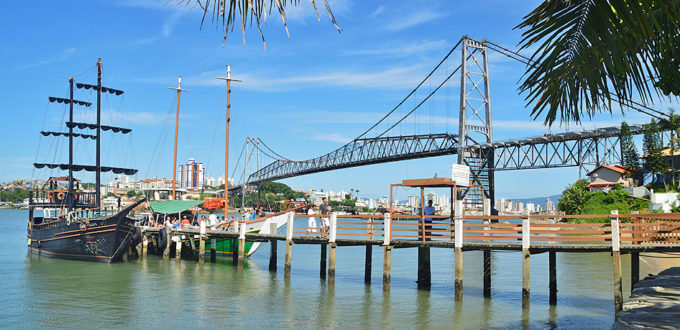 03 Passeios de Barco imperdiveis em Florianópolis