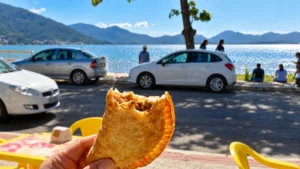 Pastel de Berbigão Frutos do Mar Vongole Pastel de Berbigão na Lagoa da Conceição em Florianópolis